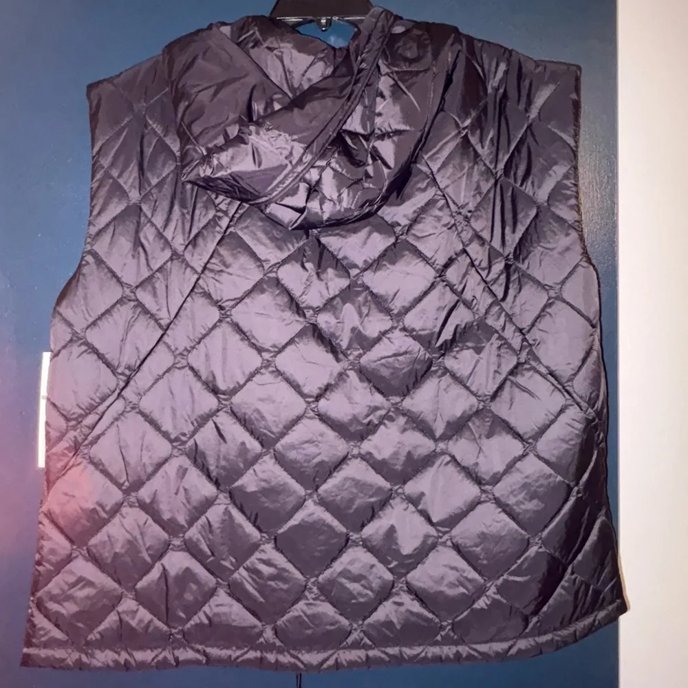 Calvin Klein Black Quilted Vest - Picture 2 of 4